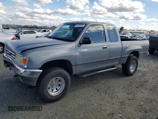 1995 Toyota T100 z VIN JT4VD22E1S0016497, wystawiony jako Copart lot #44385205 z przebiegiem 190 432 mil mil oraz Szkoda całkowita • Salvage title. Historia ofert i sprzedaży dostępna na DreamBid. Obrazek 1.