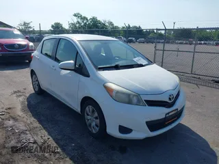 2012 Toyota Yaris L z VIN JTDKTUD36CD540798, wystawiony jako IAAI lot #42278079 z przebiegiem 150 591 mil mil oraz . Historia ofert i sprzedaży dostępna na DreamBid. Obrazek 1.