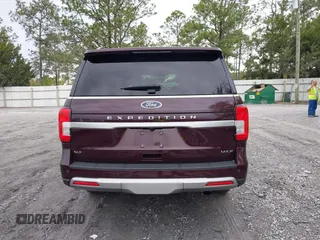 2024 Ford Expedition Max XLT with VIN 1FMJK1J86REA15767, listed as a IAAI auction lot 41922748 with 33,271 mi miles and . Bid and sale history available at DreamBid. Image 16.