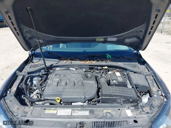 2015 Volkswagen Passat 2.0L TDI SEL Premium with VIN 1VWCV7A35FC041972, listed as a IAAI auction lot 41980544 with 110,797 mi miles. Bid and sale history available at carsss.com. Image 10.