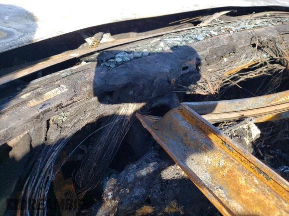 1988 Cadillac DeVille z VIN 1G6CD1156J4296091, wystawiony jako Copart lot #46307265 z przebiegiem Nie podano mil oraz Szkoda całkowita • Salvage title. Historia ofert i sprzedaży dostępna na DreamBid. Obrazek 9.