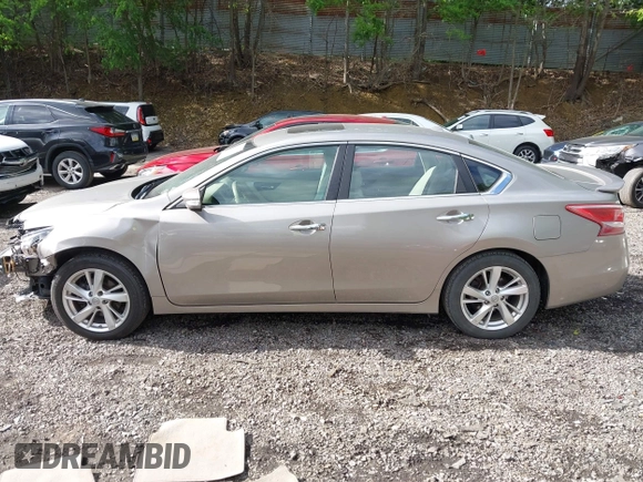 2013 Nissan Altima SV with VIN 1N4AL3AP2DN434914, listed as a IAAI auction lot 42344723 with 182,200 mi miles and . Bid and sale history available at DreamBid. Image 14.