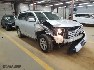 2011 Toyota Highlander with VIN 5TDZK3EH4BS028725, listed as a Copart auction lot 51069885 with 207,161 mi miles and Salvage Title. Bid and sale history available at carsss.com. Image 4.