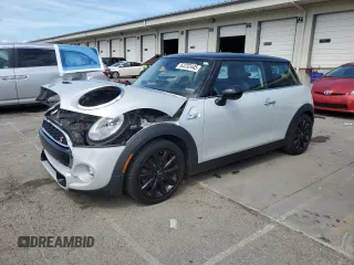 2015 MINI Hardtop S с VIN WMWXP7C56F2A33270, выставлен на аукционе Copart как лот 63232445 с пробегом 120 598 миль миль и Списание • Salvage title. История ставок и продаж доступна на DreamBid. Изображение 1.