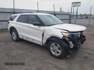 2022 Ford Explorer XLT z VIN 1FMSK7DH3NGC41301, wystawiony jako IAAI lot #42256526 z przebiegiem 74 100 mil mil oraz . Historia ofert i sprzedaży dostępna na DreamBid. Obrazek 1.