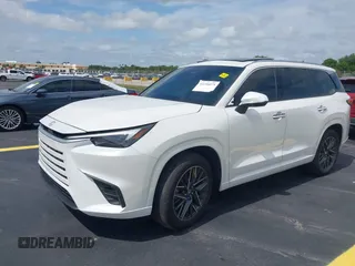 2024 Lexus TX 350 с VIN 5TDAAAA6XRS005002, выставлен на аукционе IAAI как лот 42246675 с пробегом 10 540 миль миль и . История ставок и продаж доступна на DreamBid. Изображение 2.