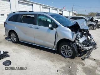 2024 Toyota Sienna XLE z VIN 5TDYRKEC5RS212975, wystawiony jako Copart lot #50904095 z przebiegiem Nie podano mil oraz Szkoda całkowita • Salvage title. Historia ofert i sprzedaży dostępna na DreamBid. Obrazek 4.