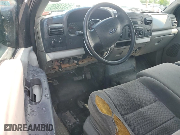2006 Ford F-250 XL z VIN 1FTSX21556EC90337, wystawiony jako Copart lot #56307825 z przebiegiem 152 754 mil mil oraz Szkoda całkowita • Salvage title. Historia ofert i sprzedaży dostępna na DreamBid. Obrazek 8.