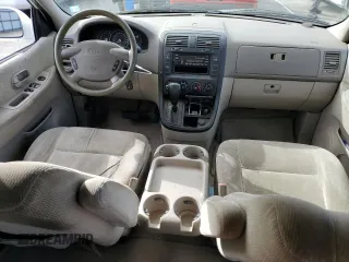 2005 Kia Sedona LX with VIN KNDUP132356623195, listed as a Copart auction lot 46623545 with 173,049 mi miles and Salvage Title. Bid and sale history available at carsss.com. Image 8.