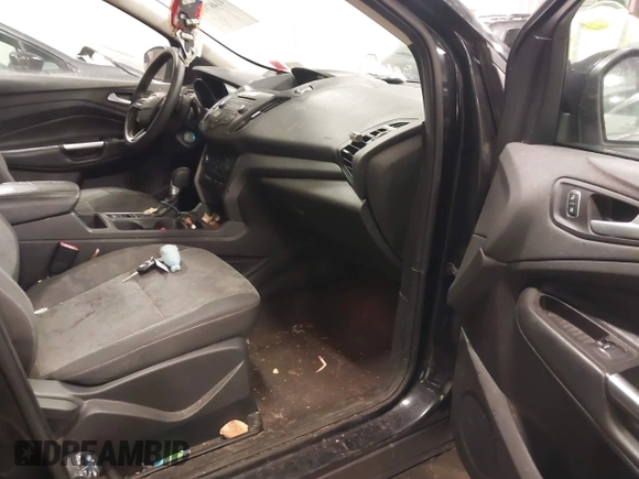 2017 Ford Escape SE with VIN 1FMCU9GD4HUC83761, listed as a IAAI auction lot 41487002 with 125,375 mi miles. Bid and sale history available at carsss.com. Image 5.