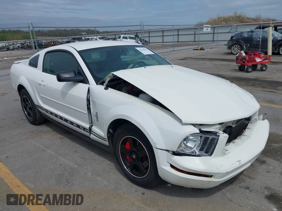 2008 Ford Mustang Deluxe with VIN 1ZVHT80N585188191, listed as a IAAI auction lot 42162834 with 145,313 mi miles and . Bid and sale history available at DreamBid. Image 1.
