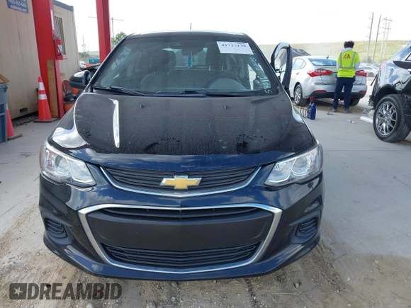 2020 Chevrolet Sonic LT z VIN 1G1JG6SB1L4135267, wystawiony jako IAAI lot #41717139 z przebiegiem 62 834 mil mil oraz . Historia ofert i sprzedaży dostępna na DreamBid. Obrazek 13.
