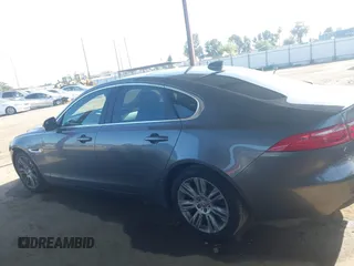 2016 Jaguar XF 35t Premium with VIN SAJBD4BV2GCY20555, listed as a IAAI auction lot 41969132 with 60,430 mi miles and . Bid and sale history available at DreamBid. Image 14.