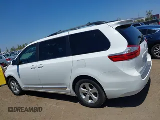 2015 Toyota Sienna LE AAS z VIN 5TDKK3DC3FS553918, wystawiony jako IAAI lot #42309906 z przebiegiem 127 529 mil mil oraz . Historia ofert i sprzedaży dostępna na DreamBid. Obrazek 15.