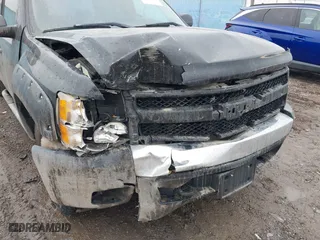 2008 Chevrolet Silverado 1500 LTZ with VIN 3GCEK13JX8G219680, listed as a IAAI auction lot 40938625 with 260,432 mi miles. Bid and sale history available at carsss.com. Image 6.