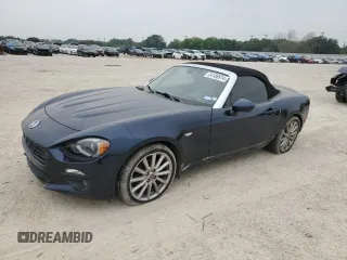 2018 FIAT 124 Spider Abarth z VIN JC1NFAEKXJ0134338, wystawiony jako Copart lot #54186974 z przebiegiem 75 983 mil mil oraz Szkody całkowita. Historia ofert i sprzedaży dostępna na DreamBid. Obrazek 1.
