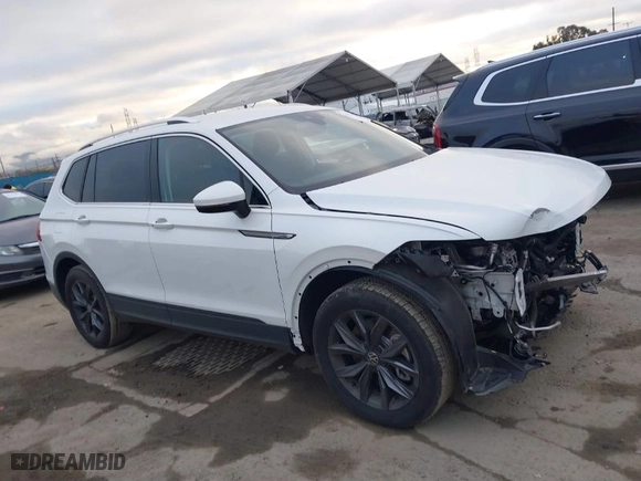 2023 Volkswagen Tiguan SE with VIN 3VV3B7AX3PM071438, listed as a IAAI auction lot 41678623 with 4,775 mi miles. Bid and sale history available at carsss.com. Image 14.