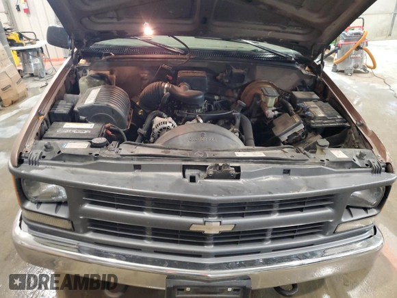 1997 Chevrolet Silverado 2500 z VIN 1GCGK24R4VZ218989, wystawiony jako Copart lot #81666954 z przebiegiem 286 219 mil mil oraz Szkoda całkowita • Salvage title. Historia ofert i sprzedaży dostępna na DreamBid. Obrazek 11.