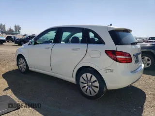 2015 Mercedes-Benz B with VIN WDDVP9AB9FJ004658, listed as a Copart auction lot 70559043 with 39,113 mi miles. Bid and sale history available at carsss.com. Image 2.