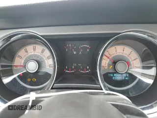 2010 Ford Mustang V6 с VIN 1ZVBP8AN8A5173733, выставлен на аукционе Copart как лот 56550295 с пробегом 217 597 миль миль и Чистый • Clean title. История ставок и продаж доступна на DreamBid. Изображение 9.