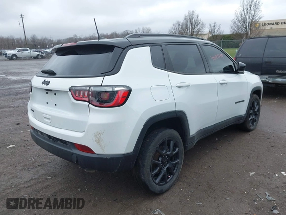 2022 Jeep Compass Latitude with VIN 3C4NJDBB7NT176532, listed as a IAAI auction lot 42022193 with 34,720 mi miles and . Bid and sale history available at carsss.com. Image 4.