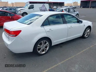 2010 Lincoln MKZ z VIN 3LNHL2GC9AR646754, wystawiony jako IAAI lot #41730092 z przebiegiem 90 047 mil mil oraz . Historia ofert i sprzedaży dostępna na DreamBid. Obrazek 4.