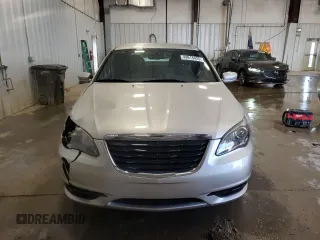 2012 Chrysler 200 S with VIN 1C3CCBHG9CN222016, listed as a Copart auction lot 49918425 with 135,519 mi miles and Clean Title. Bid and sale history available at carsss.com. Image 5.