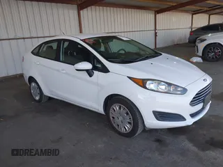 2017 Ford Fiesta S z VIN 3FADP4AJ4HM158352, wystawiony jako IAAI lot #42726287 z przebiegiem 91 009 mil mil oraz . Historia ofert i sprzedaży dostępna na DreamBid. Obrazek 1.