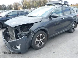 2016 Kia Sorento EX with VIN 5XYPH4A50GG160599, listed as a IAAI auction lot 42127992 with 301,716 mi miles. Bid and sale history available at carsss.com. Image 18.