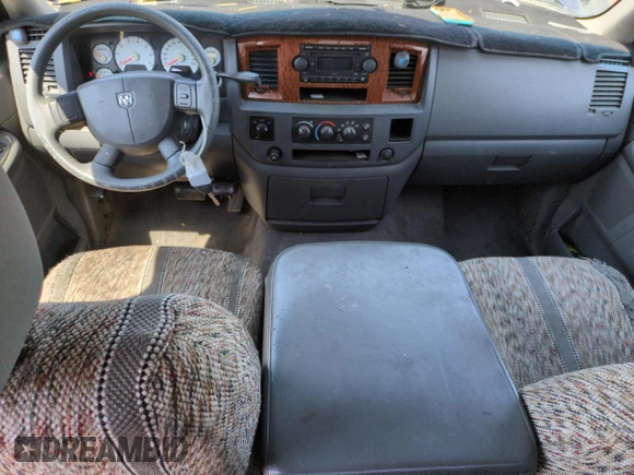2006 Dodge 1500 SLT z VIN 1D7HU18256S651808, wystawiony jako Copart lot #60377465 z przebiegiem 288 470 mil mil oraz Czysty tytuł • Clean title. Historia ofert i sprzedaży dostępna na DreamBid. Obrazek 8.