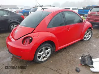 2006 Volkswagen New Beetle Coupe with VIN 3VWRW31C46M409251, listed as a IAAI auction lot 41413298 with 129,972 mi miles. Bid and sale history available at carsss.com. Image 4.