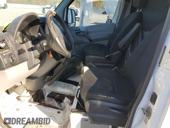 2015 Freightliner Sprinter with VIN WDYPE8CC8F5998841, listed as a Copart auction lot 89322525 with Not Provided miles and Salvage Title. Bid and sale history available at DreamBid. Image 7.