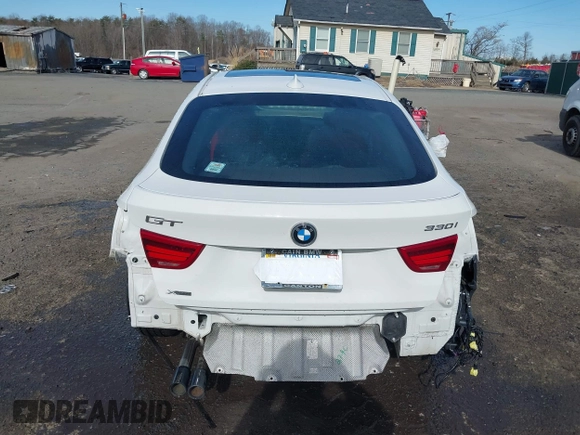 2018 BMW 3 Series 330i xDrive with VIN WBA8Z9C57JB220047, listed as a IAAI auction lot 41721186 with 66,725 mi miles. Bid and sale history available at carsss.com. Image 17.