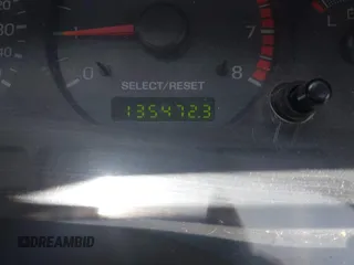 2003 Ford Mustang GT Deluxe z VIN 1FAFP42X43F394679, wystawiony jako IAAI lot #42129223 z przebiegiem 135 472 mil mil oraz . Historia ofert i sprzedaży dostępna na DreamBid. Obrazek 16.