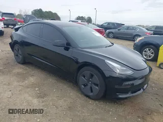 2023 Tesla Model 3 z VIN 5YJ3E1EA7PF550202, wystawiony jako IAAI lot #41834292 z przebiegiem 44 712 mil mil oraz . Historia ofert i sprzedaży dostępna na DreamBid. Obrazek 1.