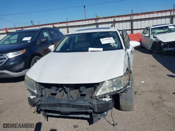 2013 Lexus ES 350 4dr Sdn with VIN JTHBK1GG1D2077531, listed as a IAAI auction lot 41745099 with 157,490 mi miles. Bid and sale history available at carsss.com. Image 12.
