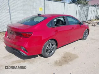 2022 Kia Forte LXS with VIN 3KPF24AD9NE464402, listed as a IAAI auction lot 41797175 with 20,604 mi miles. Bid and sale history available at carsss.com. Image 4.