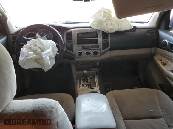 2006 Toyota Tacoma PreRunner z VIN 5TEJU62N56Z246796, wystawiony jako Copart lot #58404805 z przebiegiem Nie podano mil oraz Szkoda całkowita • Salvage title. Historia ofert i sprzedaży dostępna na DreamBid. Obrazek 8.