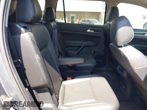 2019 Volkswagen Atlas SEL z VIN 1V2ER2CA5KC555568, wystawiony jako IAAI lot #42050516 z przebiegiem 71 599 mil mil oraz . Historia ofert i sprzedaży dostępna na DreamBid. Obrazek 8.