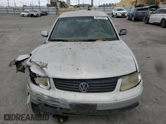 2000 Volkswagen Passat z VIN WVWMA23B3YP228438, wystawiony jako Copart lot #48724625 z przebiegiem 204 670 mil mil oraz Szkoda całkowita • Salvage title. Historia ofert i sprzedaży dostępna na DreamBid. Obrazek 5.