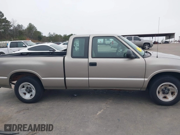 1998 Isuzu Hombre z VIN 1GGCS1943W8654177, wystawiony jako IAAI lot #41365774 z przebiegiem 136 253 mil mil oraz . Historia ofert i sprzedaży dostępna na DreamBid. Obrazek 13.
