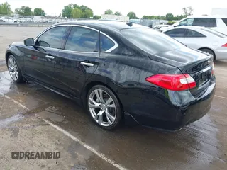 2013 Infiniti M z VIN JN1BY1AP2DM510855, wystawiony jako IAAI lot #42133328 z przebiegiem 189 445 mil mil oraz . Historia ofert i sprzedaży dostępna na DreamBid. Obrazek 3.