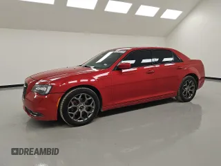 2015 Chrysler 300 S z VIN 2C3CCAGG7FH882998, wystawiony jako Copart lot #54315585 z przebiegiem 110 994 mil mil oraz Tytuł czysty. Historia ofert i sprzedaży dostępna na DreamBid. Obrazek 1.
