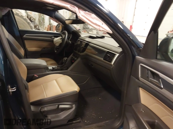 2022 Volkswagen Atlas SE with VIN 1V2KE2CA3NC210123, listed as a IAAI auction lot 41965716 with 53,075 mi miles and . Bid and sale history available at DreamBid. Image 5.