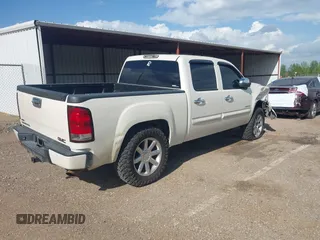 2010 GMC Sierra 1500 Denali z VIN 3GTRKXE26AG222270, wystawiony jako IAAI lot #41974112 z przebiegiem 166 366 mil mil oraz . Historia ofert i sprzedaży dostępna na DreamBid. Obrazek 4.