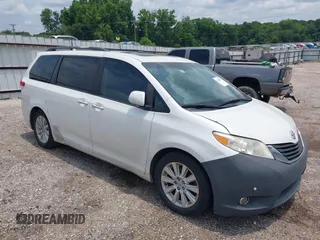 2012 Toyota Sienna XLE AAS z VIN 5TDYK3DC3CS186962, wystawiony jako IAAI lot #42325047 z przebiegiem Nie podano mil oraz . Historia ofert i sprzedaży dostępna na DreamBid. Obrazek 1.