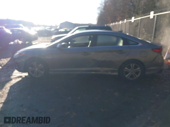 2018 Hyundai Sonata SEL with VIN 5NPE34AFXJH703181, listed as a IAAI auction lot 41100942 with 70,879 mi miles and . Bid and sale history available at DreamBid. Image 14.