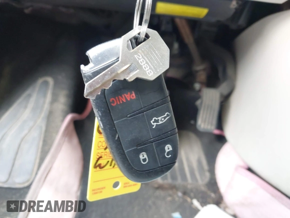 2015 Chrysler 200 Limited с VIN 1C3CCCAB4FN710167, выставлен на аукционе IAAI как лот 42265899 с пробегом 131 554 миль миль и . История ставок и продаж доступна на DreamBid. Изображение 11.