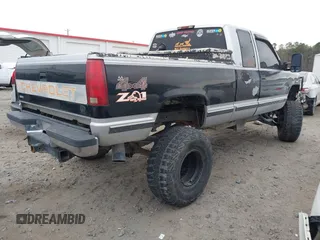 1997 Chevrolet Silverado 1500 with VIN 1GCEK19R0VE270671, listed as a IAAI auction lot 41848768 with 211,030 mi miles and . Bid and sale history available at DreamBid. Image 4.