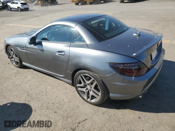 2016 Mercedes-Benz SLK 350 z VIN WDDPK5HA0GF117609, wystawiony jako Copart lot #47100995 z przebiegiem 41 556 mil mil oraz Czysty tytuł • Clean title. Historia ofert i sprzedaży dostępna na DreamBid. Obrazek 2.